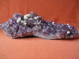 Amethyst-Stufe mit Einschüssen