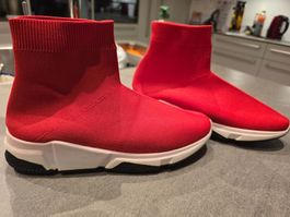KNALL ROTER STOFF BOOT, SOCK SNEAKER, GR. 41 NIE GETRAGEN!