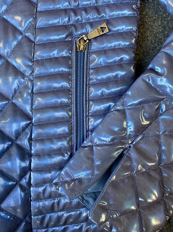 Jacken: Guess Jacke – Gebraucht aus St. Gallen von Konstanza 2