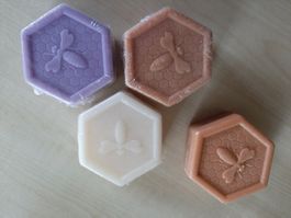 Seife vegetabil mit Honig + Propolis/Gelee Royale/Lavendel