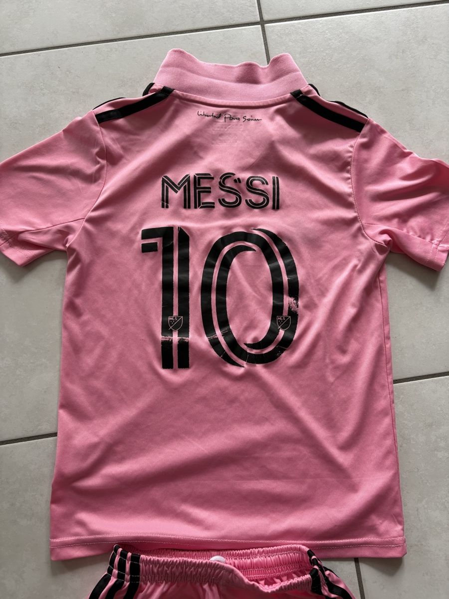 Scarpe, pantaloni & magliette da ginnastica: Fussballtrikot Inter Miami Messi 10 – Usato da Stilli venduto da dan_9y5z