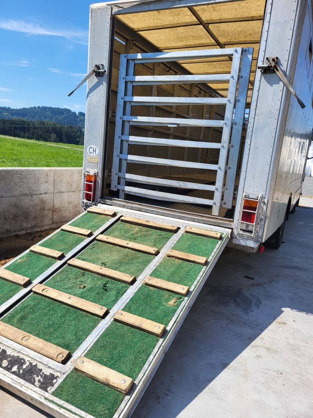 Iveco Camions: Iveco Lastwagen LKW 40km/h – D'occasion à Oberegg par A-Z.Handel.Loehrer 3