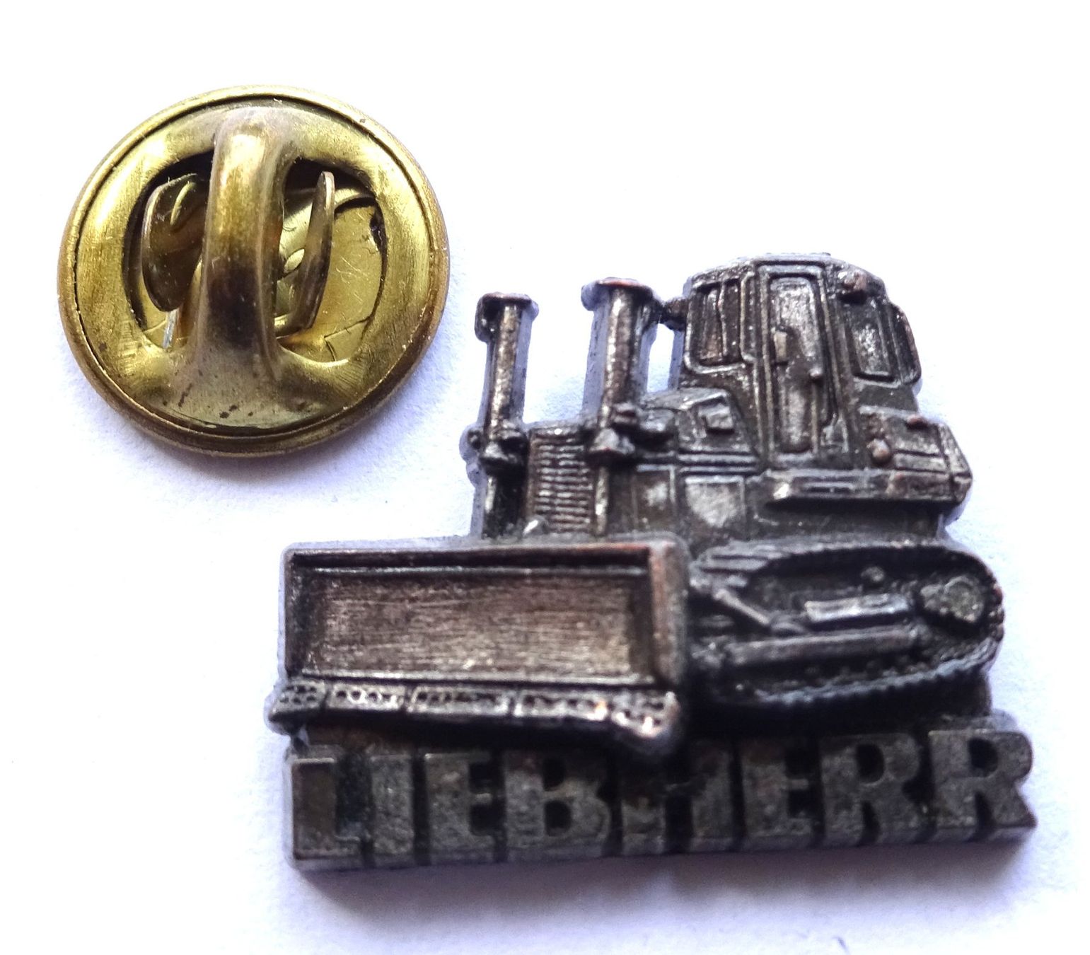 Placchette & Badge: Pin TRAX  Liebherr  Baumaschinen – Usato da Utzenstorf venduto da BUtter81