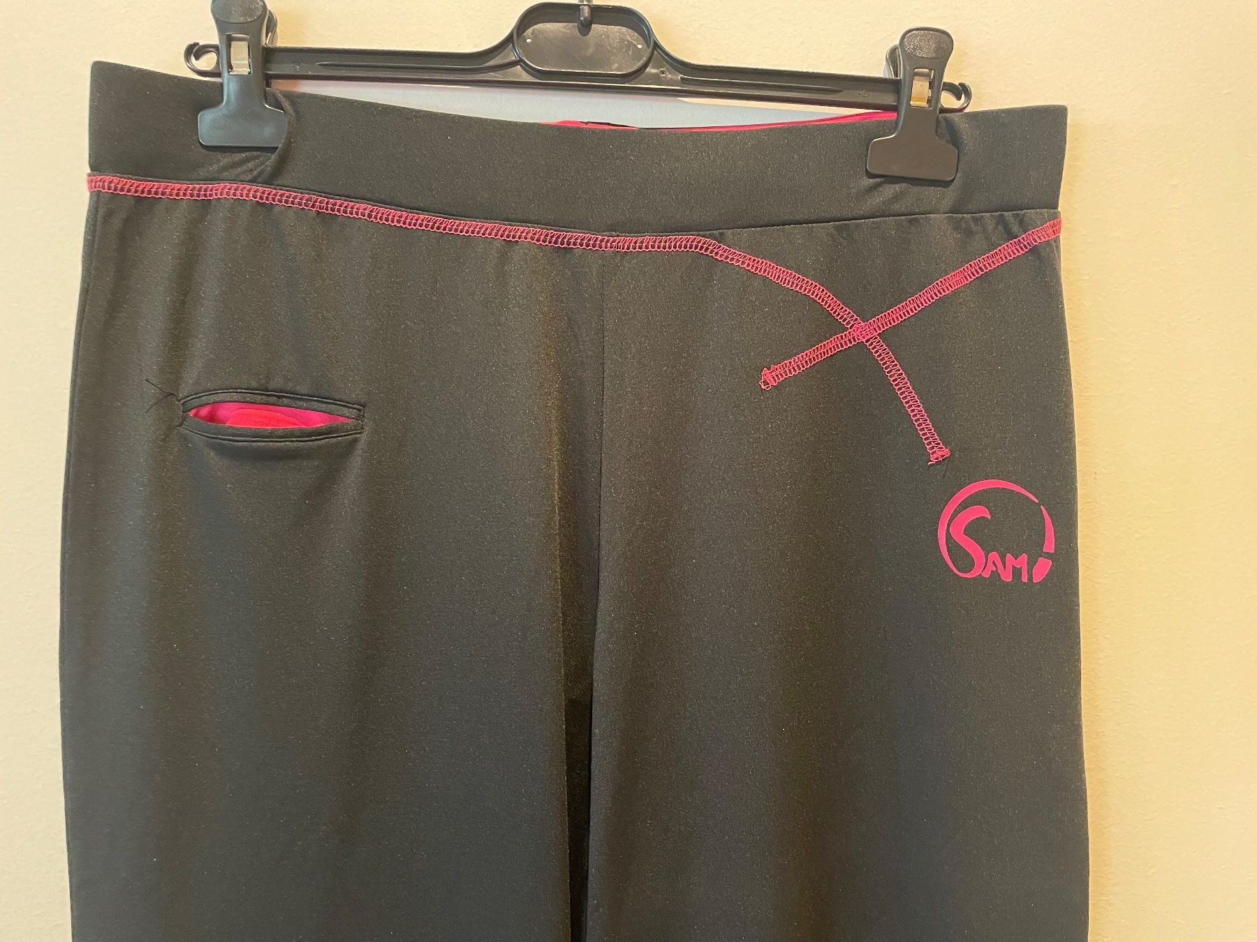 Roberto Geissini Pantaloni: Trainerhose/Jogahose/Freizeithose Uncle Sam/Gr. L/OVP – Nuovo e nell'imballaggio originale da Volketswil venduto da rubin74 2