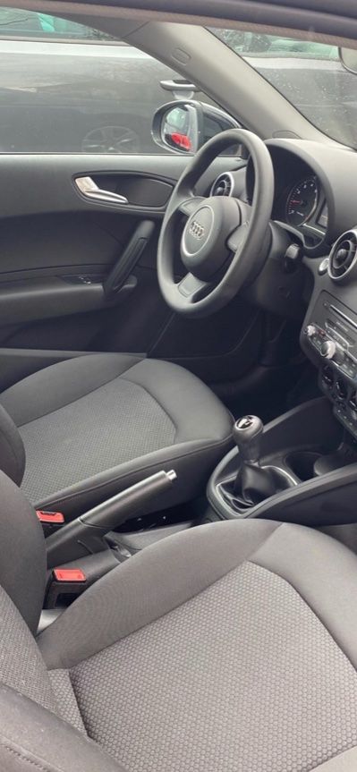 Audi Automobili: Audi A1, Black Edition, Excellent Condition, Low Miles – Usato da Zürich venduto da salsa010 5