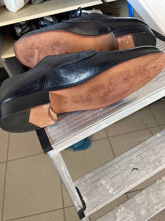 Scarpe da donna: Chaussures en cuir taille 39.5 – Usato da Sonceboz-Sombeval venduto da msap 1