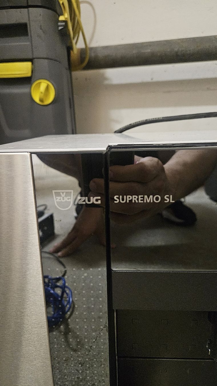 V-Zug Macchine per caffè & Macchine per espresso: V-Zug Supremo SL Espresso Machine – Difettoso da Sachseln venduto da laz_65cg 1