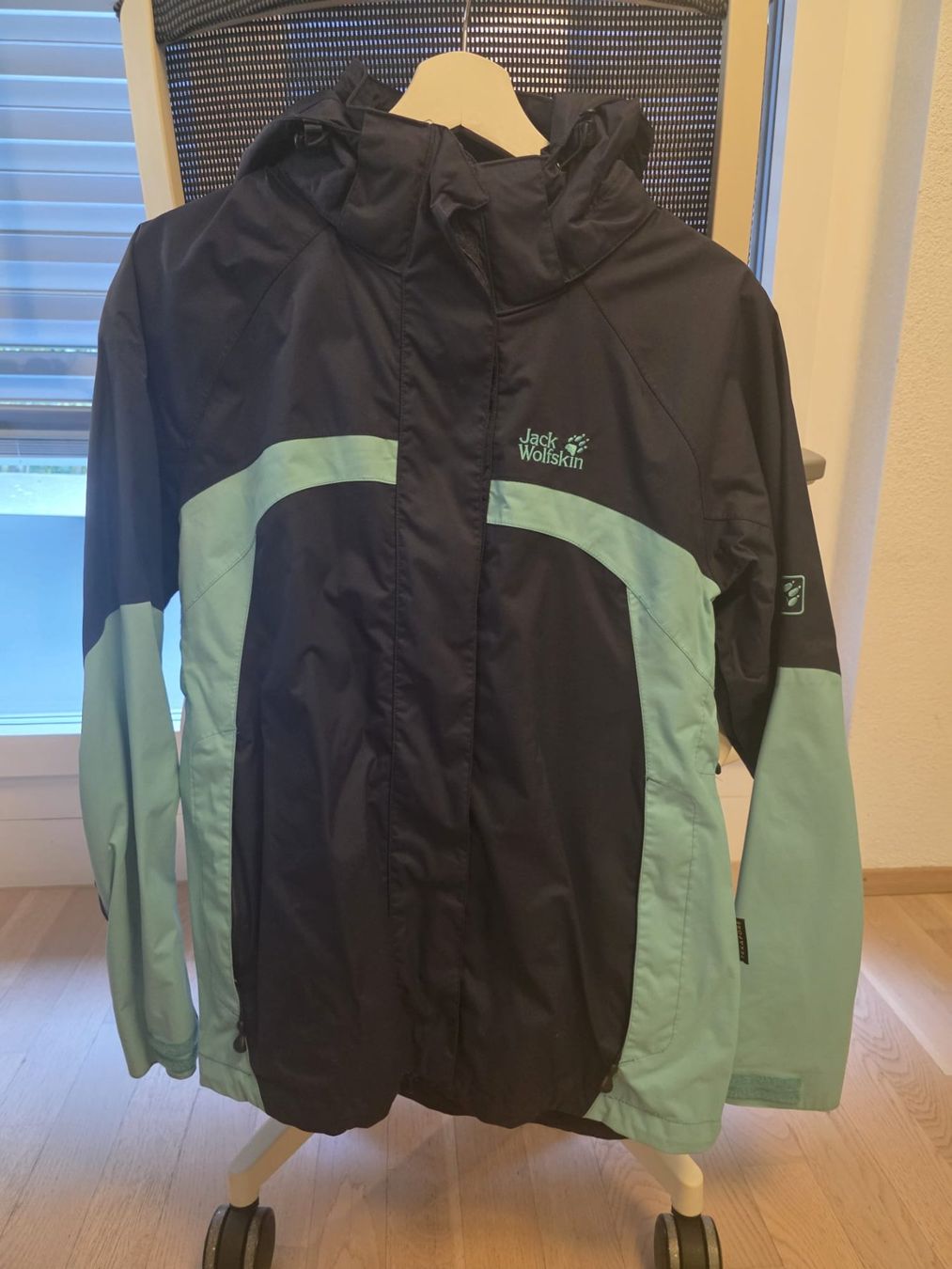 Jack Wolfskin Jacken: Jack Wolfskin Regenjacke Grösse M – Gebraucht aus Bassersdorf von Dea0815