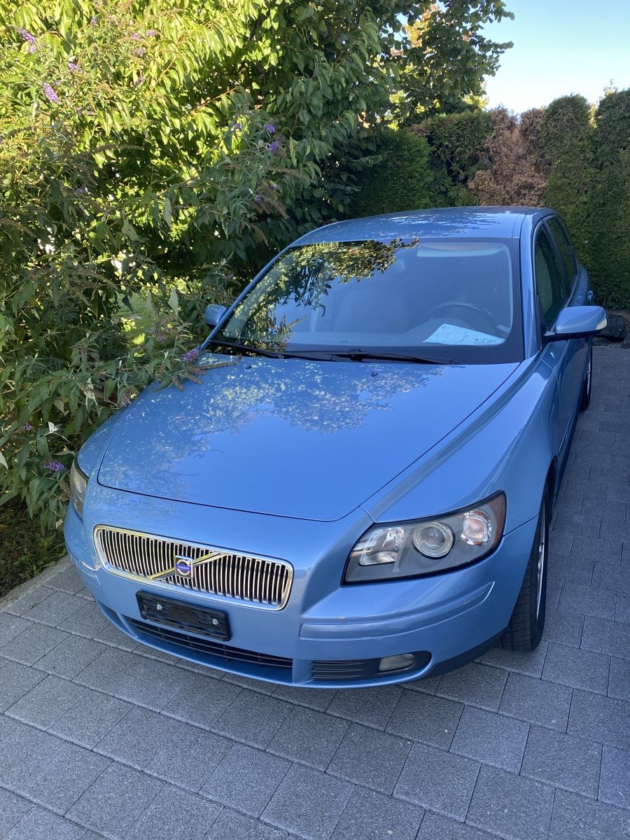 Volvo Automobili: Volvo V50 2.4i – Difettoso da Minusio venduto da Peach660