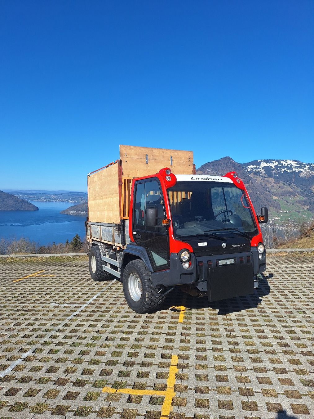 Lindner Trattori: Lindner Unitrac 102 – Usato da Emmetten venduto da EC240