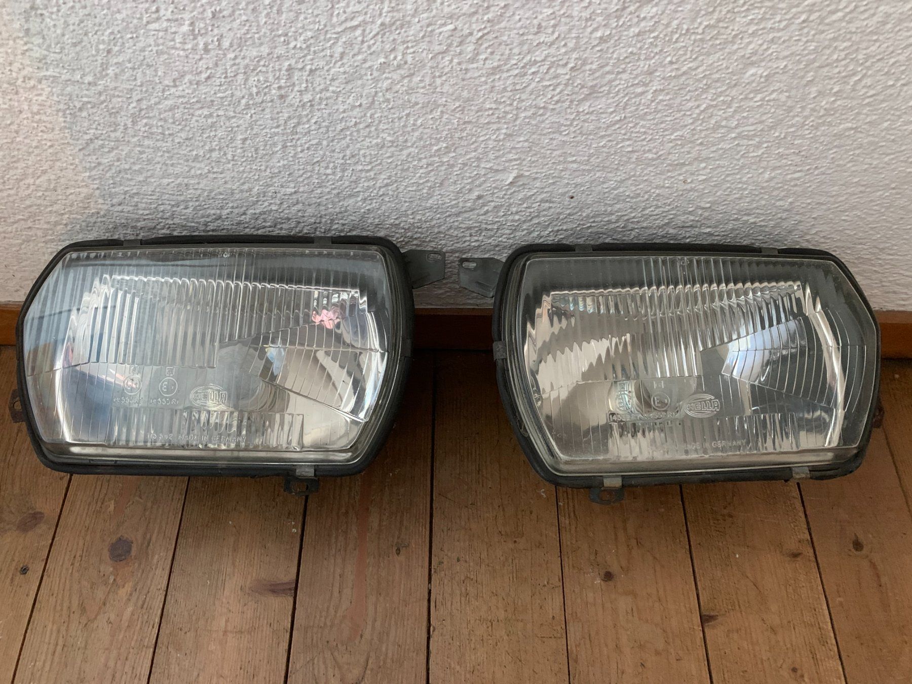 Hella Fari: VW Passat B1 Scheinwerfer Hella 1973-1976 Top – Usato da Teufen venduto da karaca61