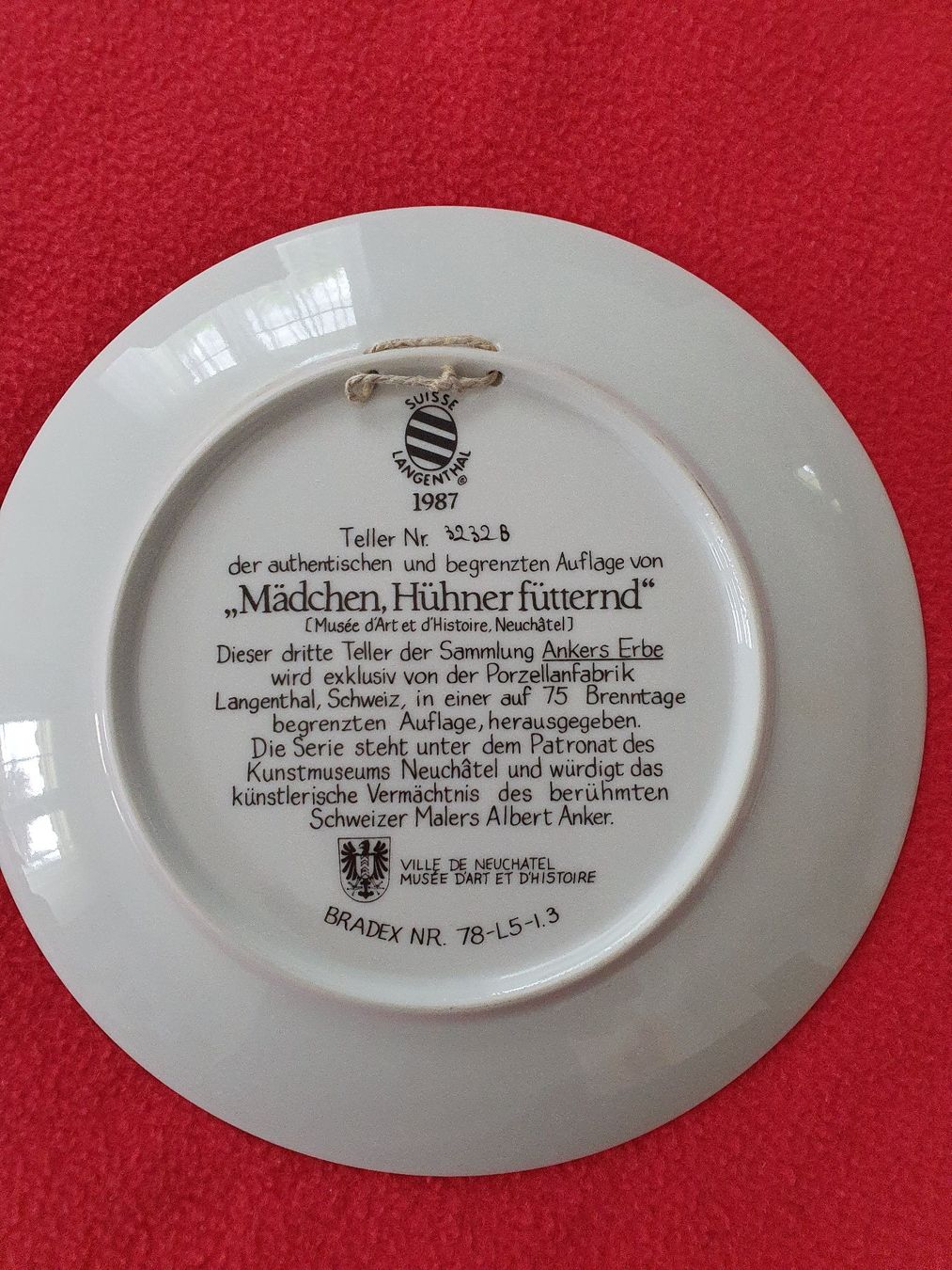 Teller: Albert Anker Teller - "Mädchen, Hühner fütternd" – Gebraucht aus Wohlen AG von alphons31 1