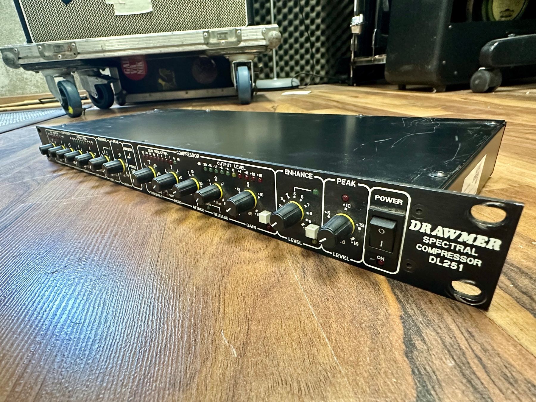 Equalizer: DRAWMER Spectral Compressor DL251 – Gebraucht aus Zug von Keptnace 1
