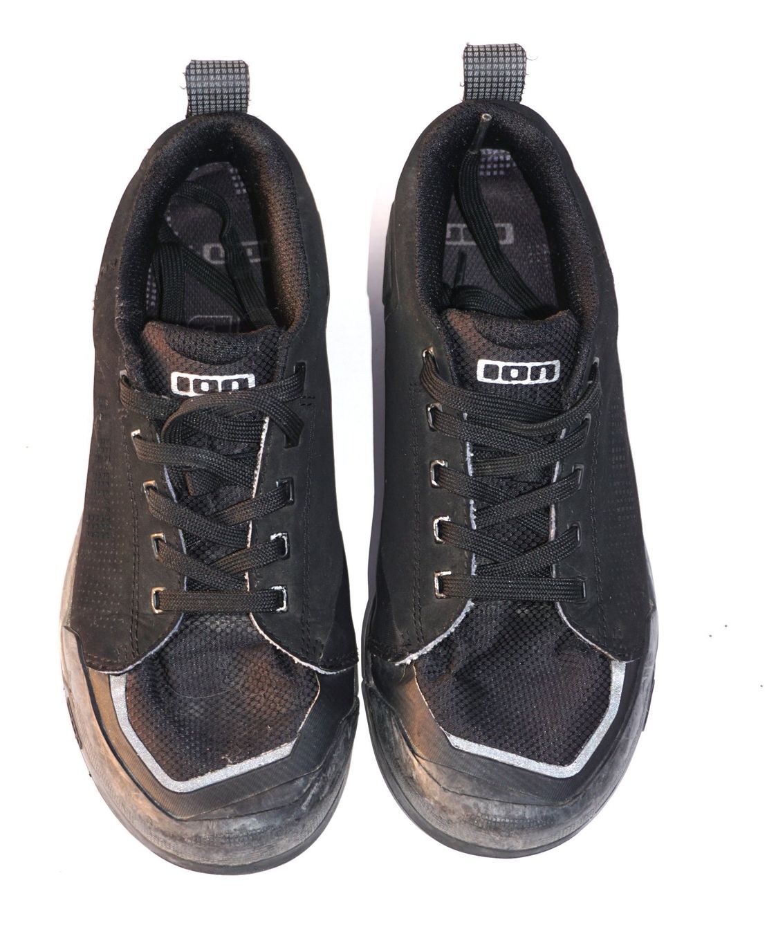 Scarpe per ragazzi: ION Scrub Amp MTB Flatpedal Schuhe, schwarz, 38 – Usato da Muhen venduto da Pdolivo