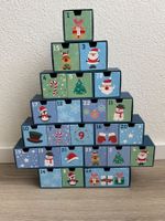 Adventskalender in Tannenbaumform mit 24 Schubladen