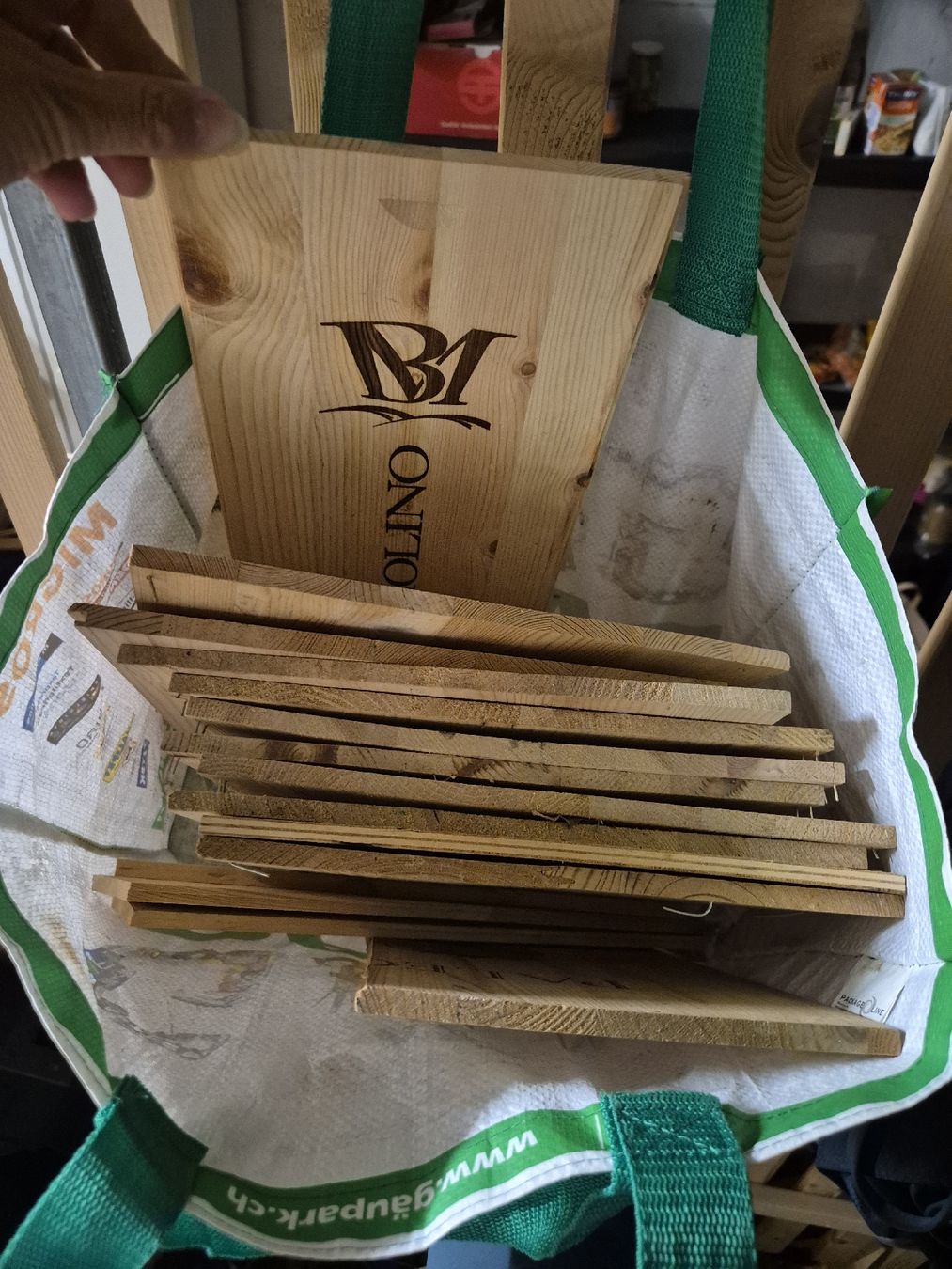 Holzartikel: Weinkisten Deckel – Gebraucht aus Zürich von Chiara_