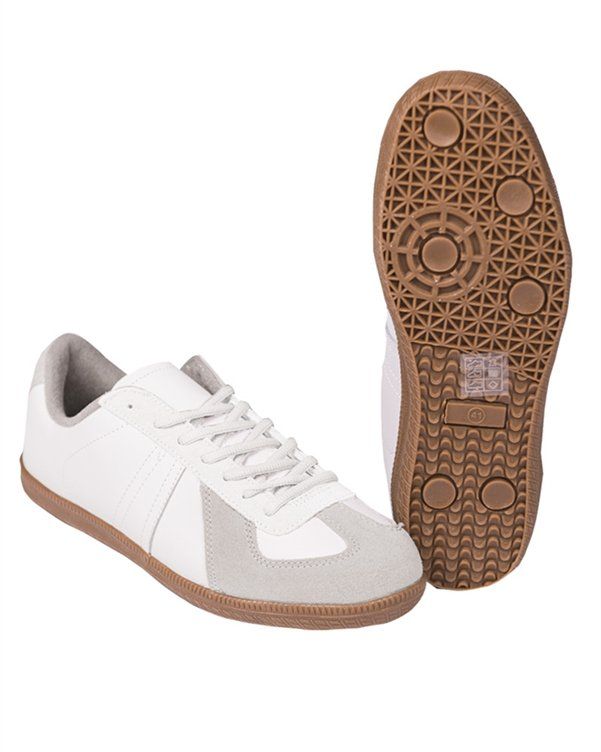Scarpe da uomo: Sneaker / Hallenturnschuh – Usato da St. Gallen venduto da RichiK.