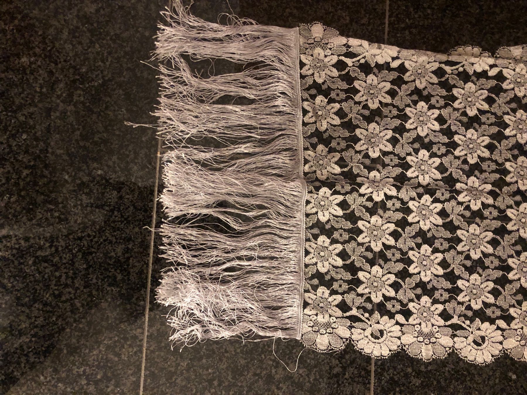 Foulards & écharpes: Spitzenschal hellgrau – D'occasion à Wettswil par haddy91