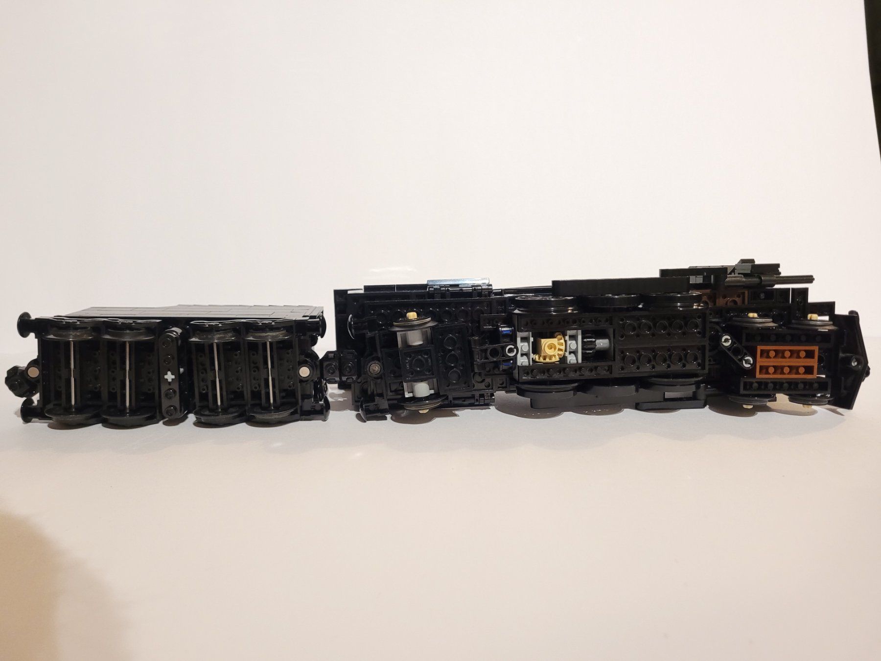 Lego Kit di costruzioni: Train Lego Black Emerald Night, construit sur schéma 10194 – Usato da La Tour-de-Peilz venduto da estelle69 6