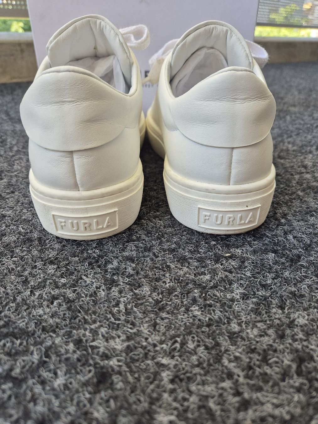 Furla Damenschuhe: Furla Sneaker Gr. 41, Talco, Neuwertig – Gebraucht aus Rotkreuz von tat_8zds 4