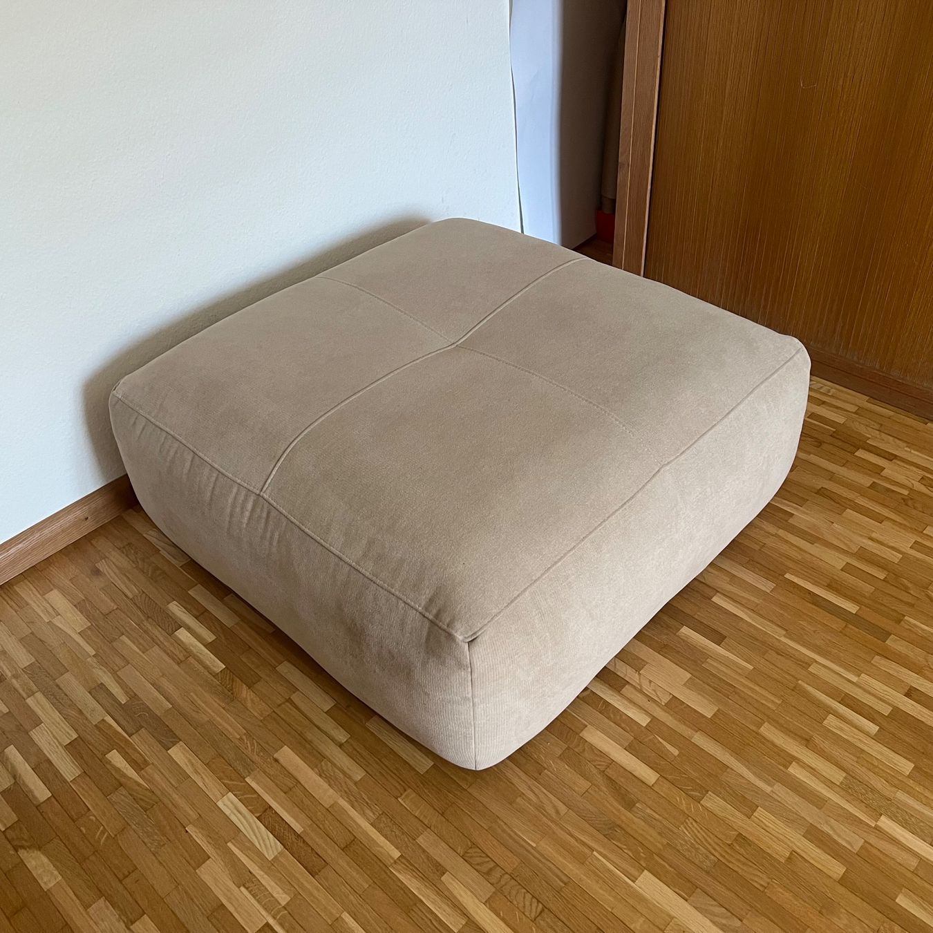 Tabourets: Beiger Ottoman – D'occasion à Binningen par noa_9wfx