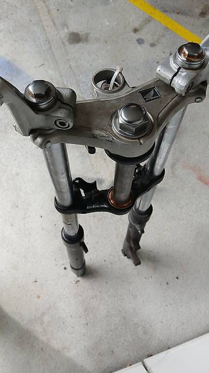 Honda Tutti i ricambio per moto: Honda CBR125R Gabel mit Lenker – Usato da Zürich venduto da tho_9p29 1