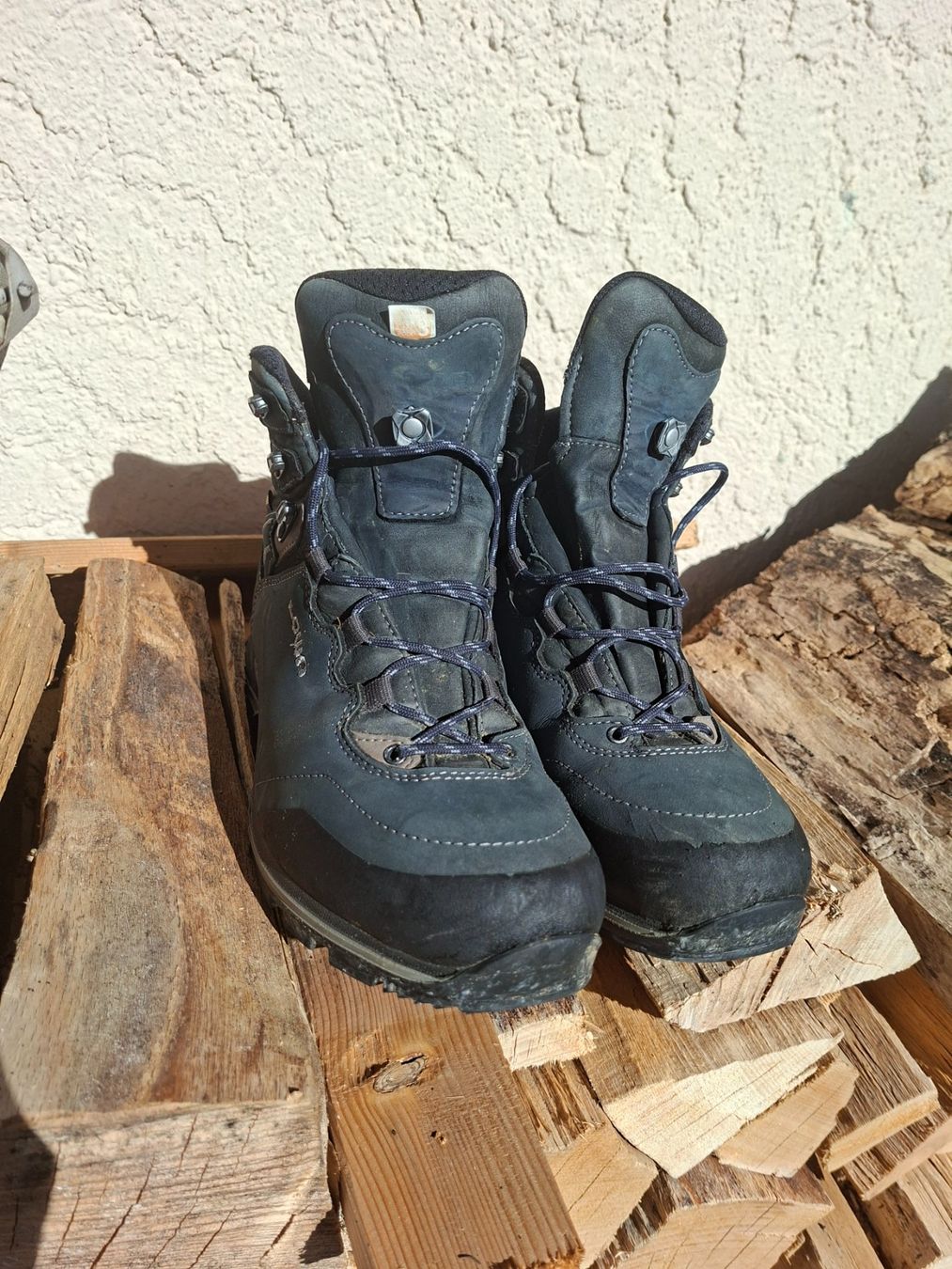Lowa Herrenschuhe: Lowa Wanderschuhe Gr.41 – Gebraucht aus Gurzelen von lauflos 1