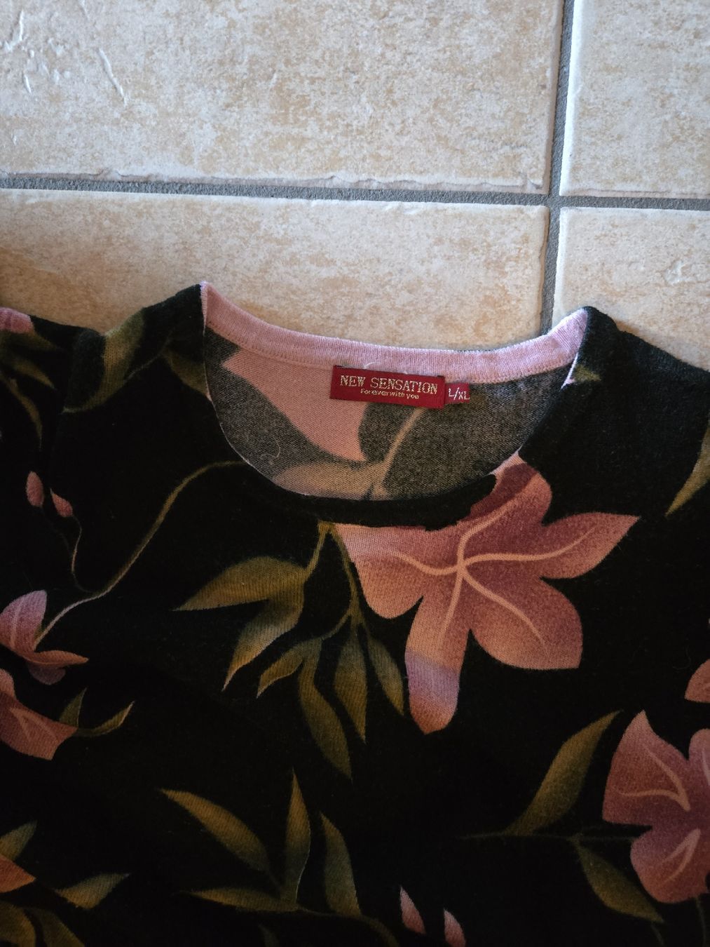 Maglioni & Felpe: Pull fleurs – Usato da Sion venduto da Oonathoo 2