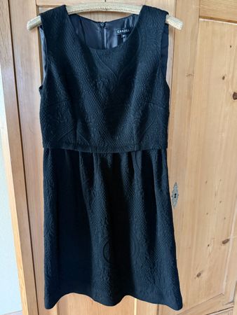 CAROLL  KLEID  SCHWARZ  GRÖSSE 40  EHER KLEIN AUSGEMESSEN