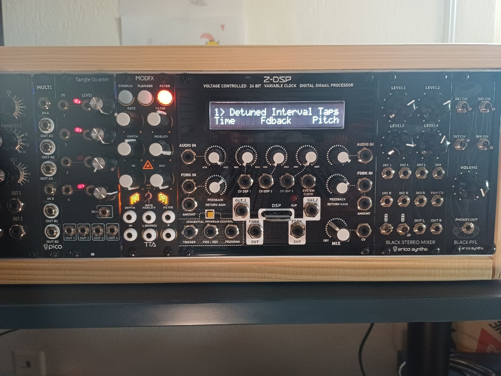 Musikinstrumente: Synthétiseur modulaire Eurorack  – Gebraucht aus Delémont von 8rec 3