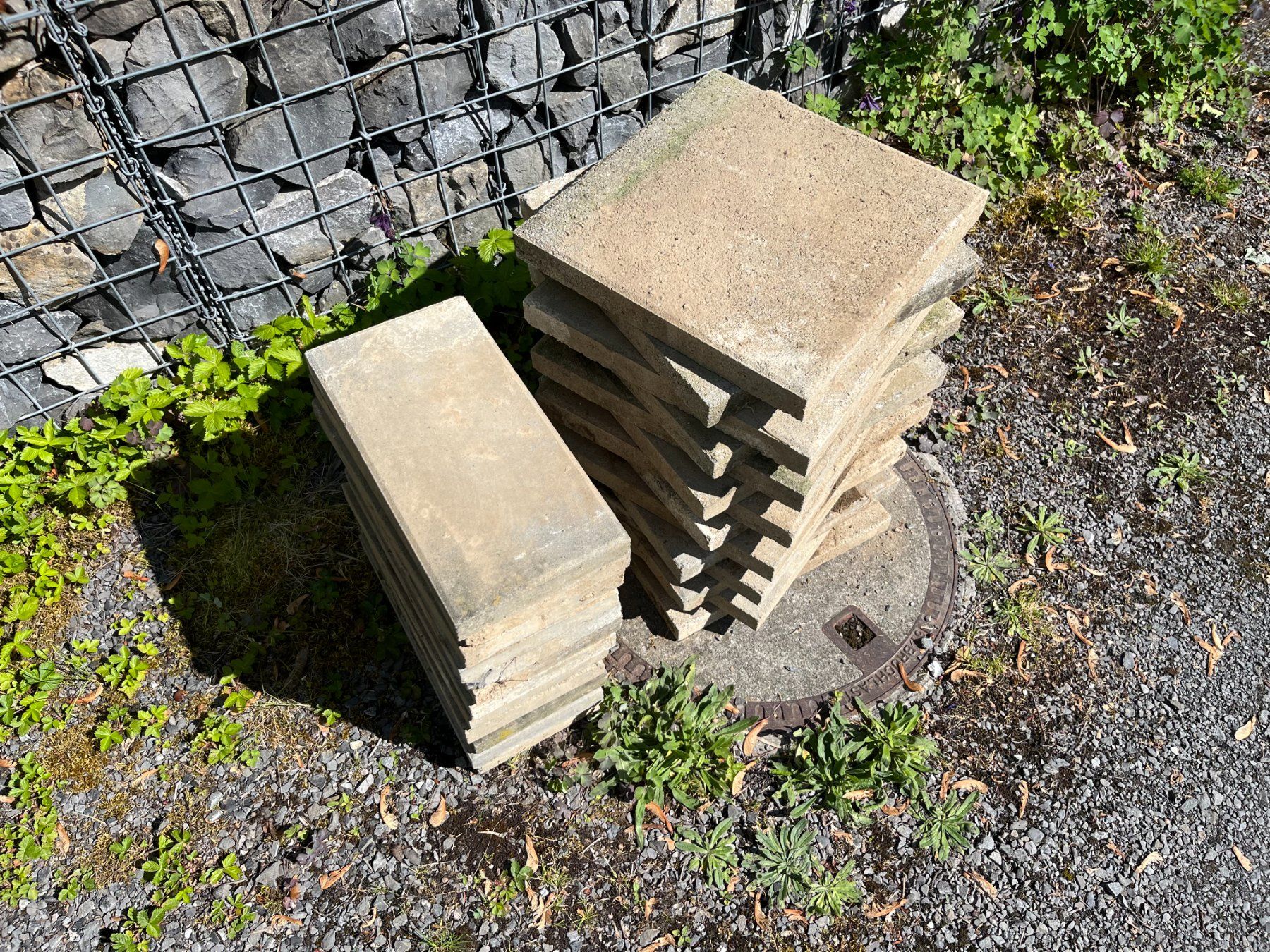 Rivestimenti per pavimenti: Gartenplatten aus Zement – Usato da Wettingen venduto da koefe 2