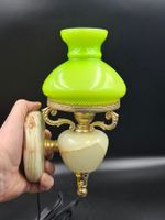 Wandleuchte Messing Onyx strahlend grünes Überfangglas 1960s