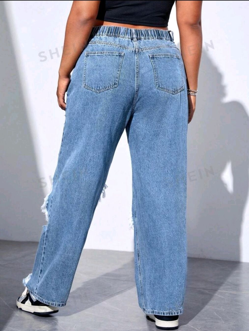 Jeans: Jean large déchiré, taille 46 – Nuovo (secondo la descrizione) da Lausanne venduto da Cassandra11 1