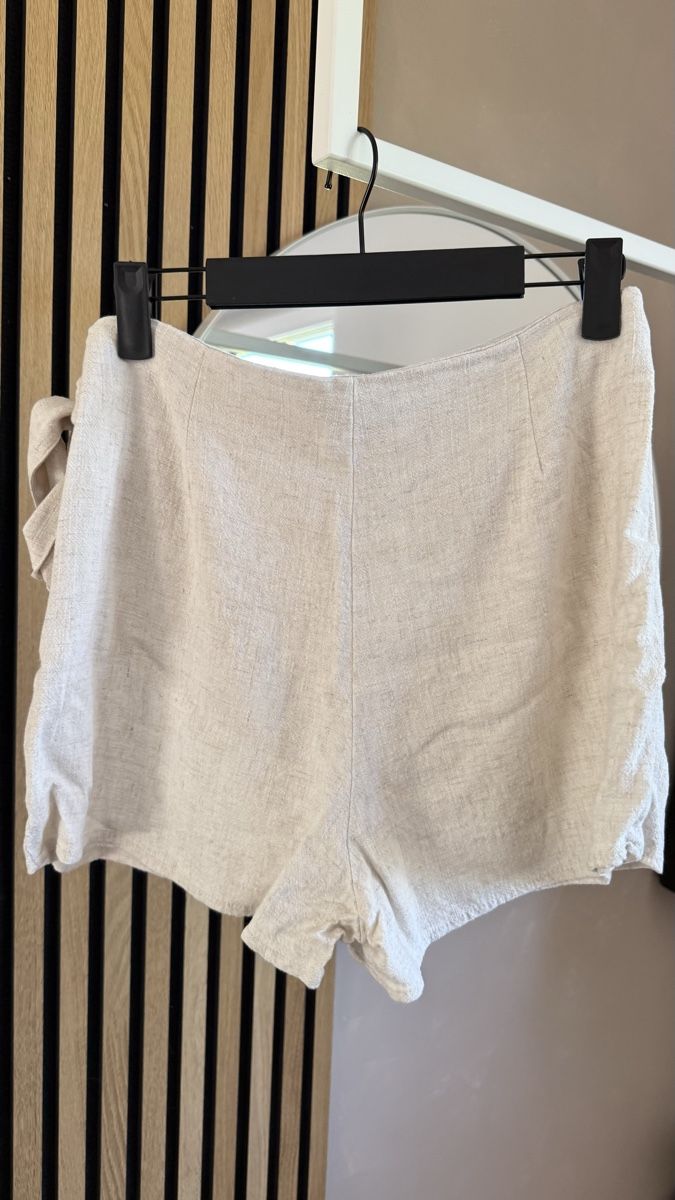 Stradivarius Gonne: Stradivarius, Skort in Wickeloptik, Gr. 38 – Usato da Horn venduto da FashionFlowerCh 1