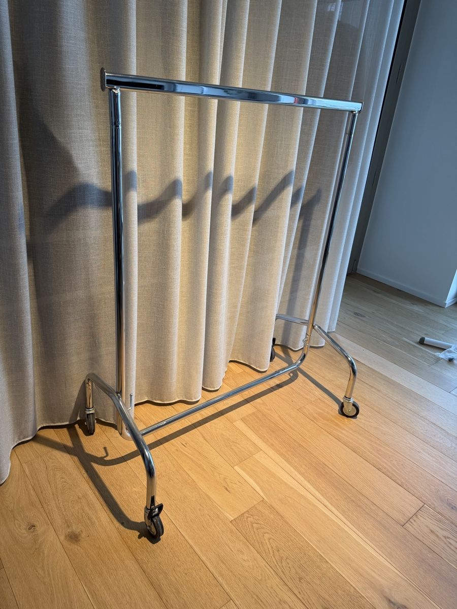 Garderobe: Kleiderstange Chrom mit Rollen – Gebraucht aus Zürich von P_Bach 2