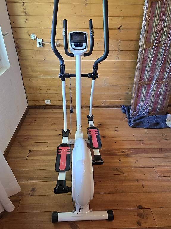 Hometrainer: Crosstrainer ellyptique – Usato da Hauterive NE venduto da unimercure 3