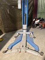 Ein-Säulen-Hebebühne hydraulisch gebraucht funktionsfähig