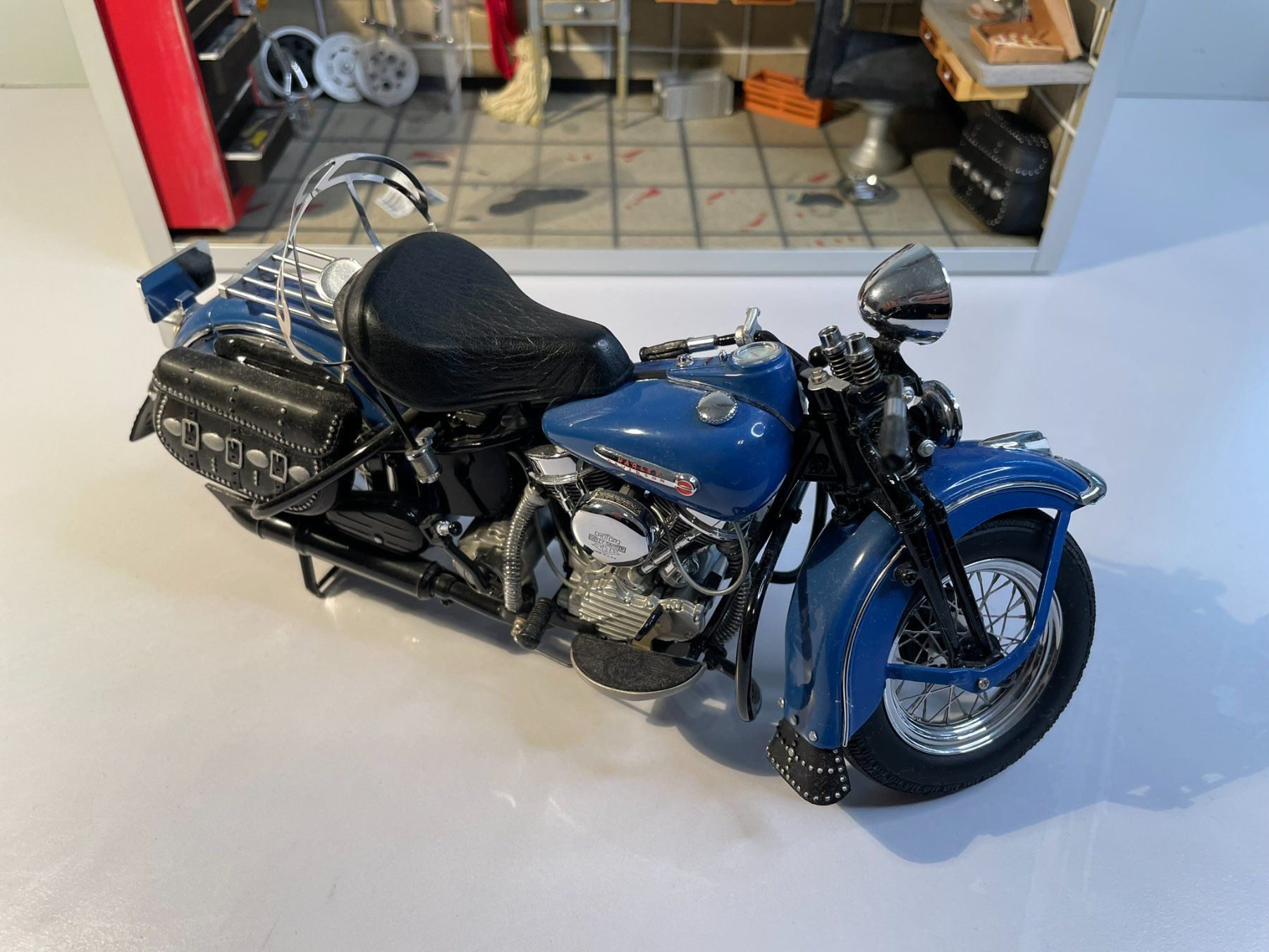 Franklin Mint Kit di modellismo & Modellini statici: Franklin Mint 1948 Harley Davidson Panhead inkl. Garage – Nuovo (secondo la descrizione) da Bättwil venduto da Samuel_Wyss 7