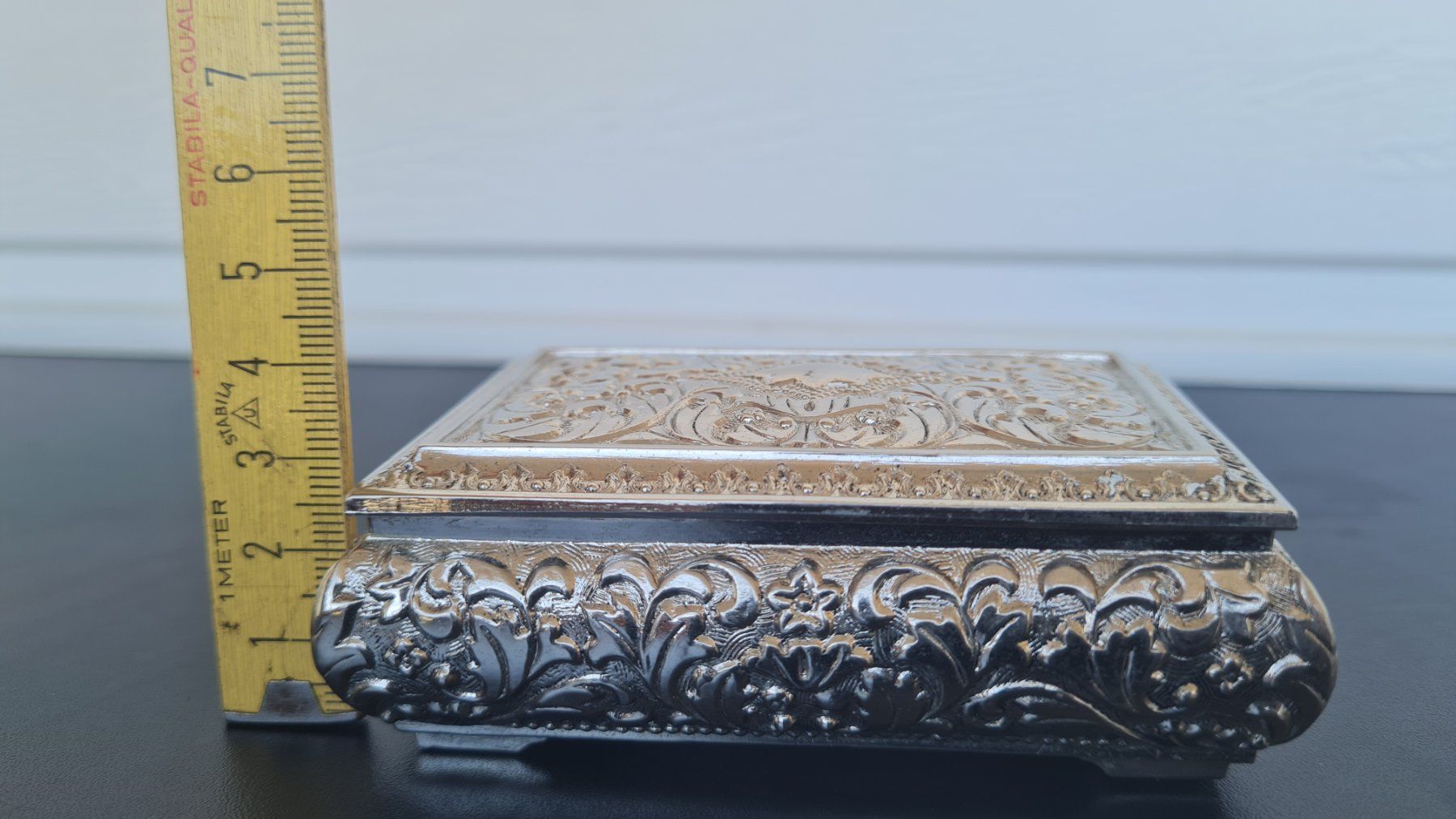 Portagioie: Kleine Schmuckschatulle / Farbe; Silber / rotes Innenfutter – Usato da Safenwil venduto da Husqi2000 9