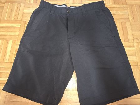 Short Under Armour noir taille 32 