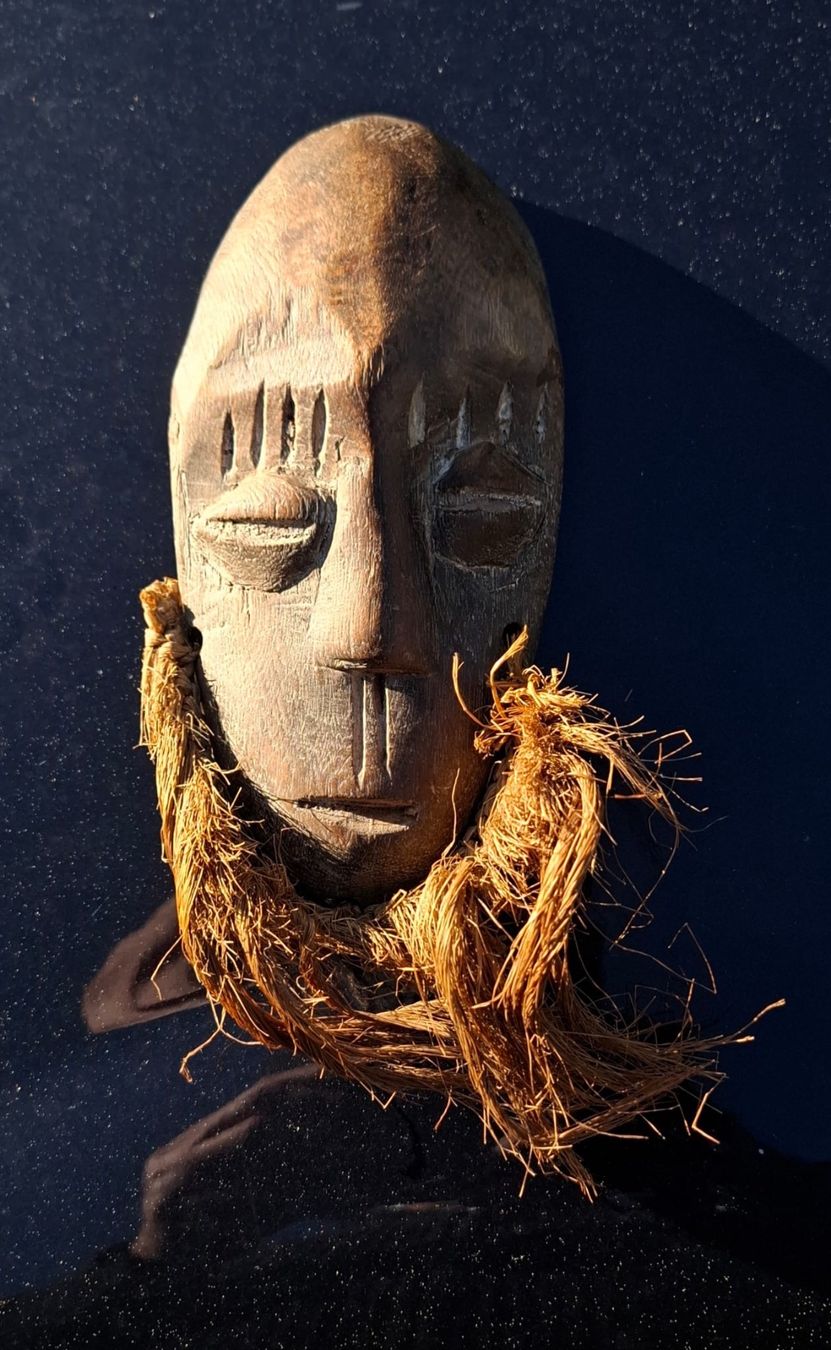 Art international: Afrika alte Holzmaske – D'occasion à Riedholz par Frettchen63