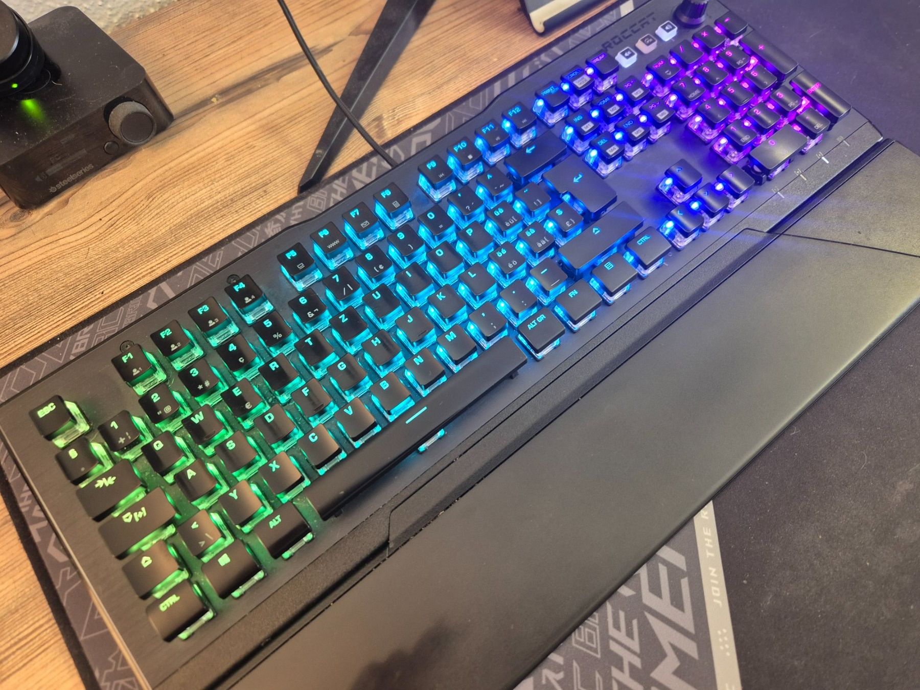 Roccat Tastaturen: Vulcan 121 AIMO - Gaming Keyboard. – Gebraucht aus Wagenhausen von Canalier 1