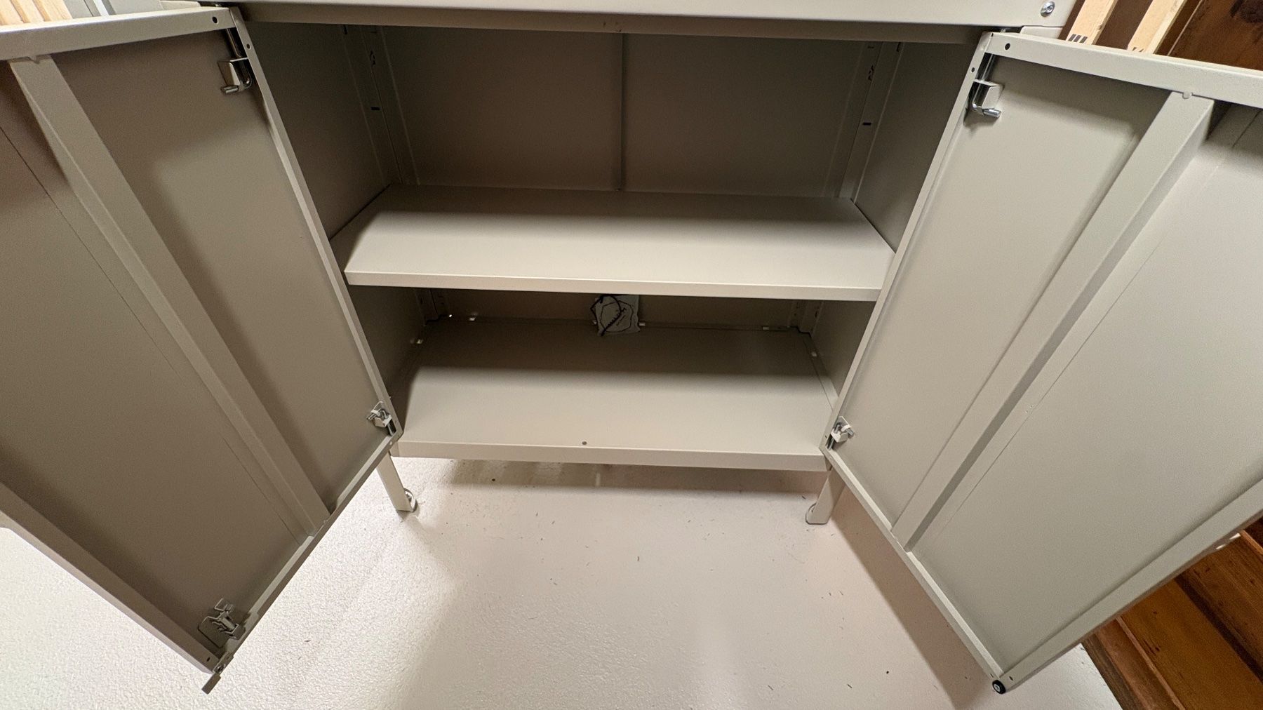 Ikea Schränke: Metallschrank – Gebraucht aus Zürich von euchmenio 2