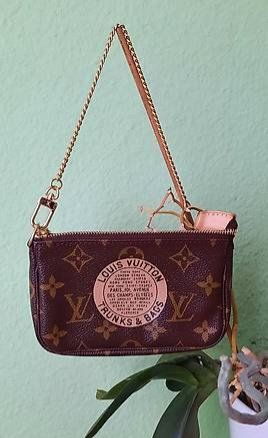 Louis Vuitton Mini Pochette
