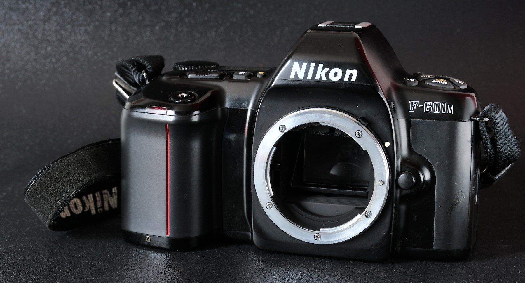 Nikon Fotocamera: Nikon F-601M – Usato da Fleurier venduto da im_ghl