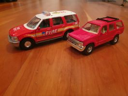 Ford SUV - 2 Stück