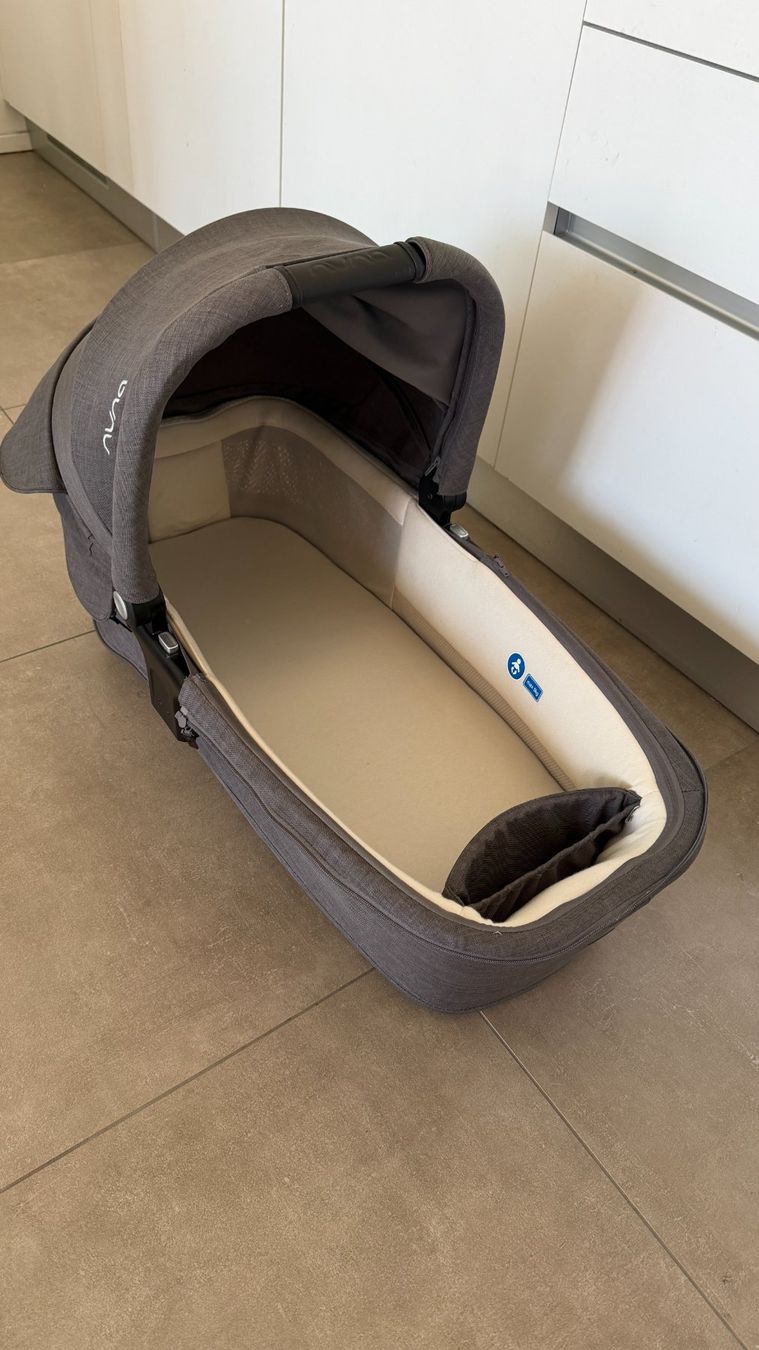 Nuna Culle: LYTL Nuna Carry cot Thunder / grey – Usato da Lugano venduto da _tuttifrutti_ 4