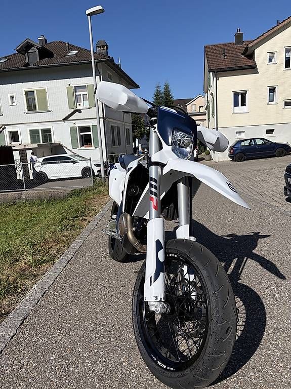 Strada: Husqvarna FE 450 Enduro/Supermoto – Usato da Wolfhalden venduto da Vulcy 1