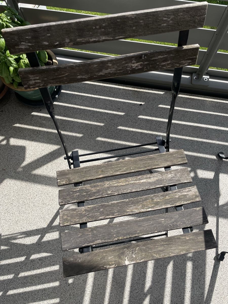 Ikea Tavoli: Ikea Balkontisch mit zwei Stühlen – Usato da Winterthur venduto da Mondulus56 3