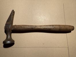 Alter Hammer mit Holzgriff - Schuster Polsterer
